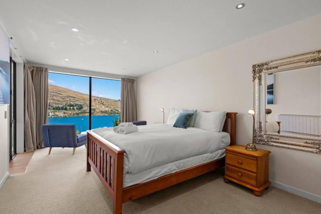 4 Bedroom Stunning Modern Family Home クイーンズタウン エクステリア 写真