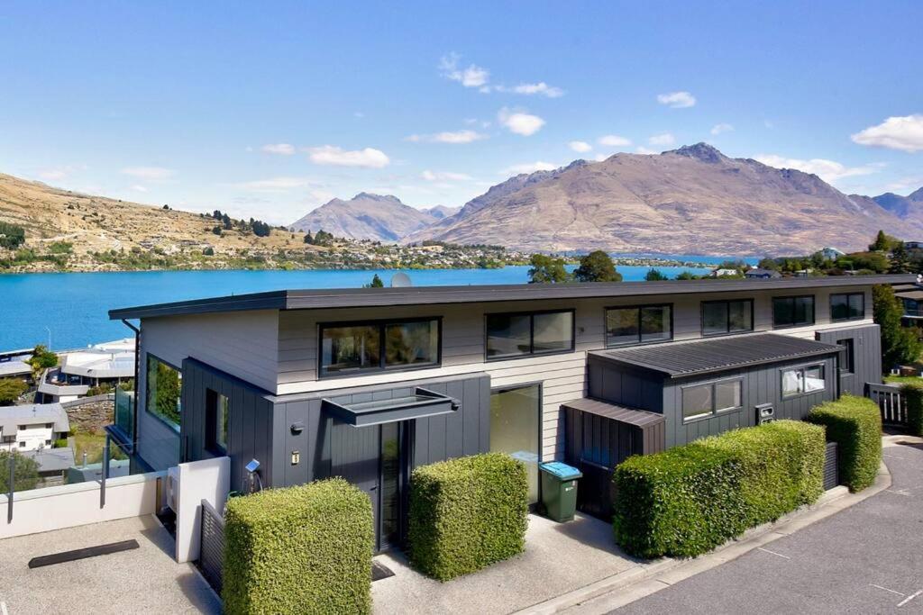 4 Bedroom Stunning Modern Family Home クイーンズタウン エクステリア 写真